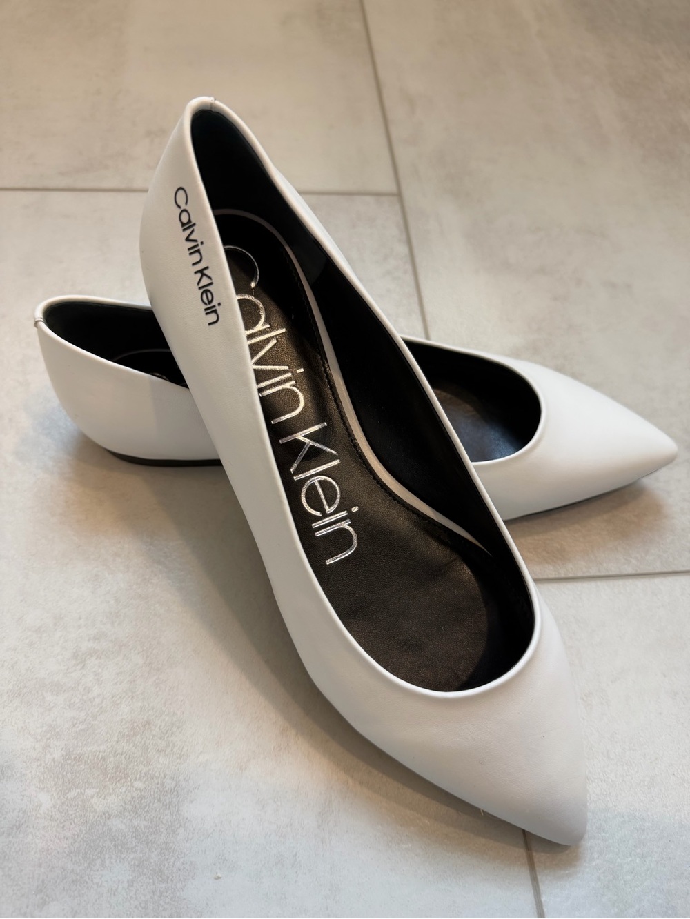 Calvin Klein Women's White Pointed Toe Flats Size 7
